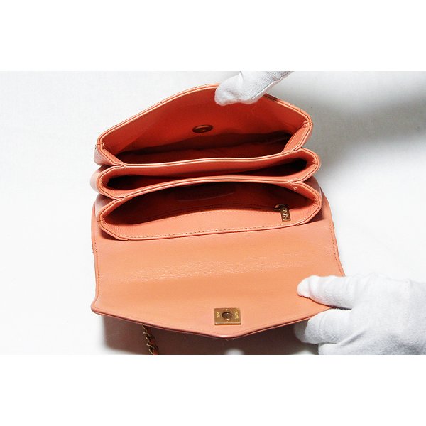 シャネル マトラッセ トップハンドル2WAYショルダーバック コーラルオレンジ　中身