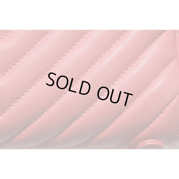 シャネル シェブロン Vステッチ チェーンリュック A91121 ピンク　底部に汚れ