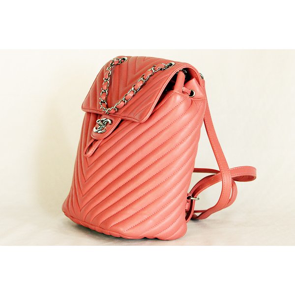 シャネル シェブロン Vステッチ チェーンリュック A91121 ピンク　サイド