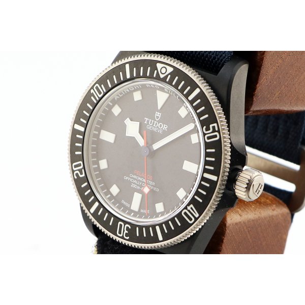 チューダー　ペラゴスＦＸＤ　２５７０７ＫＮ　紺文字盤　レッドブルレーシング限定　サイド拡大