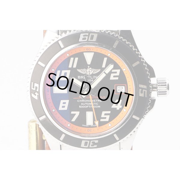 ブライトリング　スーパーオーシャン４２　Ａ１７３６４　黒文字盤　オレンジリング　表面拡大