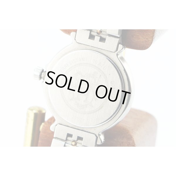 エルメス　キャプテンニモ　白文字盤　裏面拡大