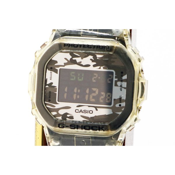 カシオ　Ｇショック　ＤＷ－５６００ＳＫＣ　デジタル文字盤　カモフラージュ　表面拡大