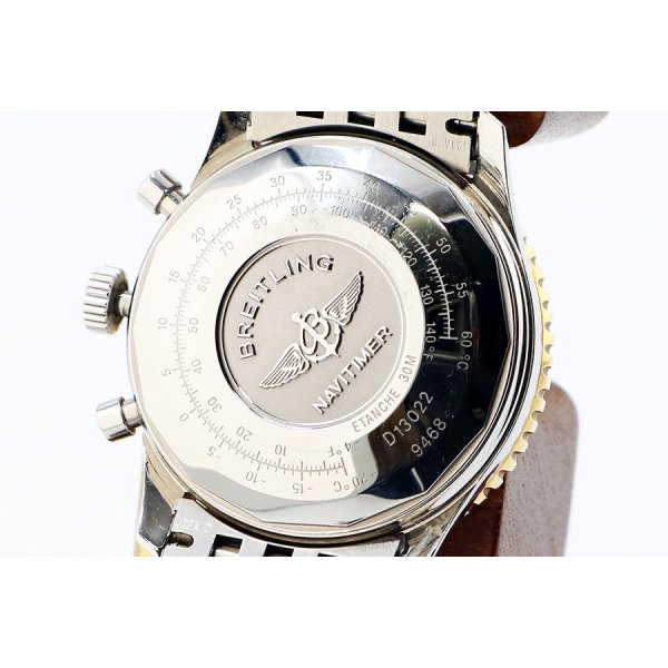 ブライトリング　オールドナビタイマー　Ｄ１３０２２　銀文字盤　金インダイアル　裏面拡大