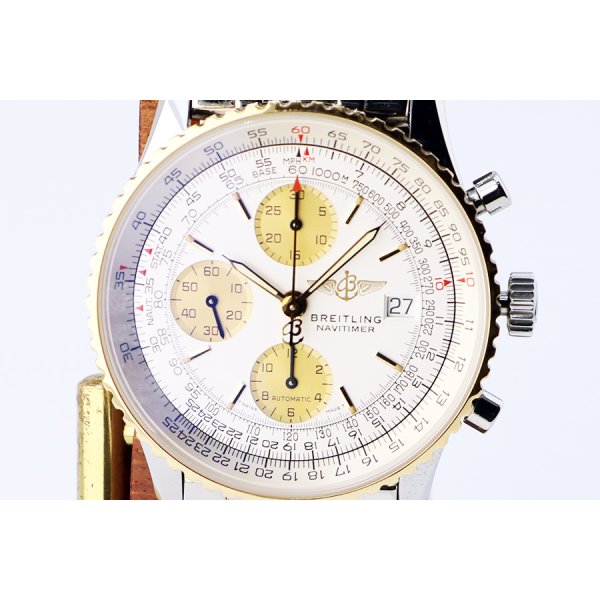 ブライトリング　オールドナビタイマー　Ｄ１３０２２　銀文字盤　金インダイアル　表面拡大