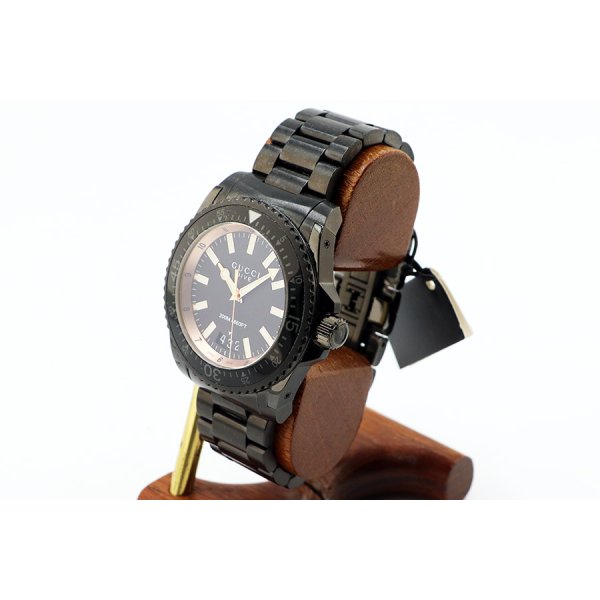 グッチ　ダイブ２００ｍ　１３６．２　黒文字盤　サイド