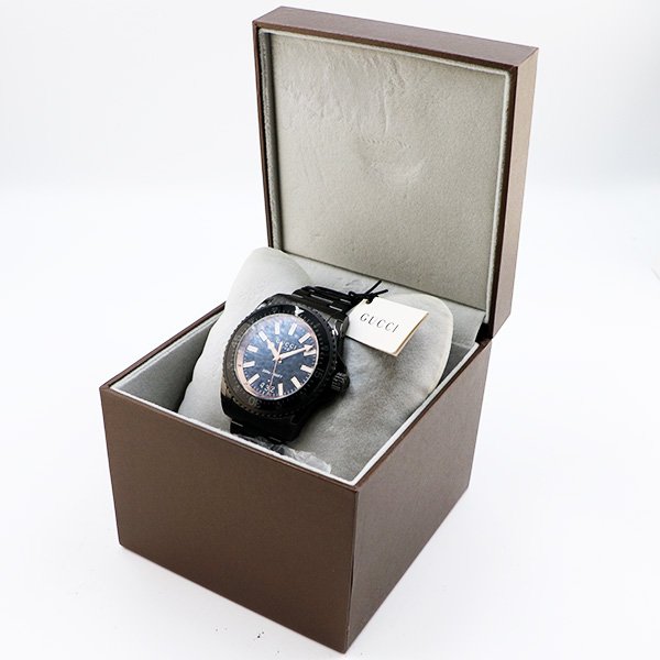 グッチ　ダイブ２００ｍ　１３６．２　黒文字盤　箱