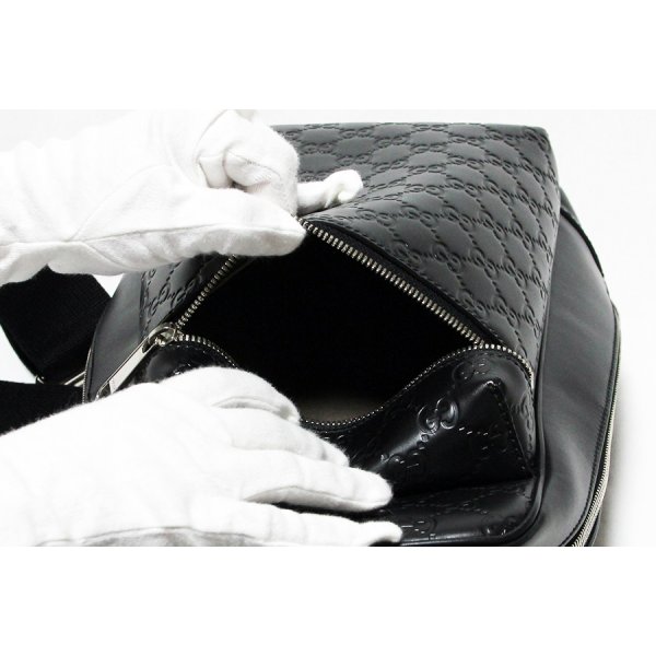 グッチ　グッチシマ クロスボディバック 450970 493492 ブラック　ポケット中身