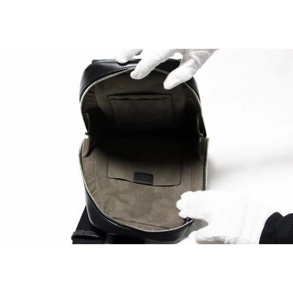 グッチ　グッチシマ クロスボディバック 450970 493492 ブラック　中身