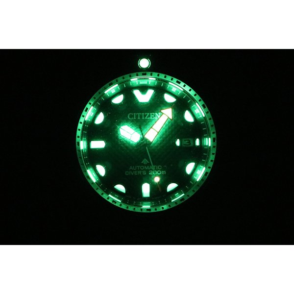 シチズン　プロマスター　メカダイバー２００　ＮＢ６００４－０８Ｅ　グレー文字盤　ライト暗闇