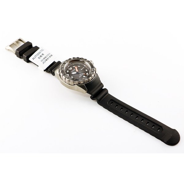 シチズン　プロマスター　メカダイバー２００　ＮＢ６００４－０８Ｅ　グレー文字盤　ラバーベルト状態　表面