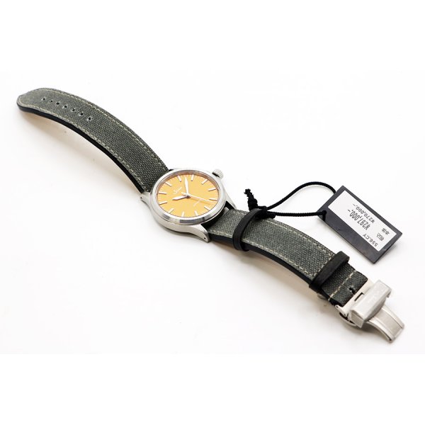 ジン　５５６　シトリンイエロー文字盤　革ベルト状態　表面