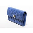 シャネル　ボーイシャネル ニツ折長財布 A80286 ブルー　サイド