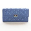 シャネル　ボーイシャネル ニツ折長財布 A80286 ブルー