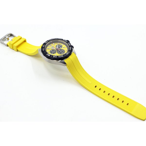 タグホイヤー　フォーミュラー１　クロノグラフ　ＣＡＺ１０１ＡＭ　黄色文字盤　ラバーベルト状態　表面