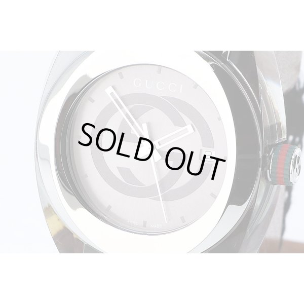 グッチ　ＳＹＮＣ（シンク）　ＹＡ１３７．１　銀文字盤　表面拡大