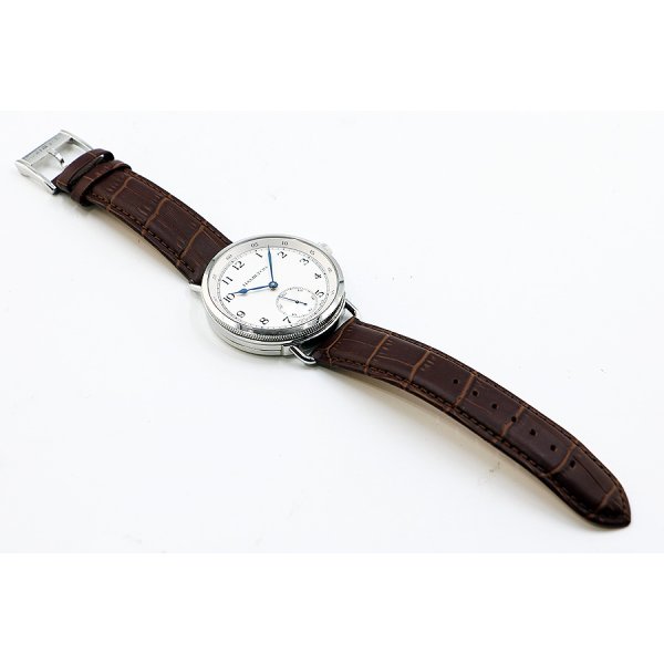 ハミルトン　カーキ　ネイビーパイオニア　Ｈ７８７１９５５３　銀文字盤　革ベルト状態　表面