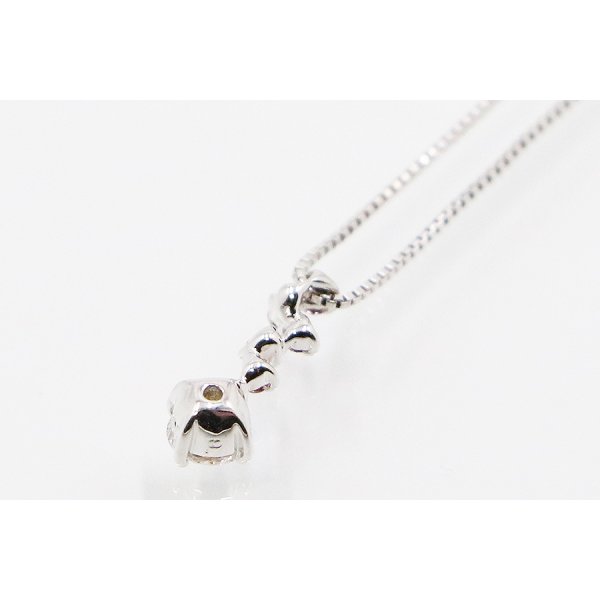 K18WG ダイアイリペンダントネックレス 0.21ct 0.05ct 2.30g　裏面