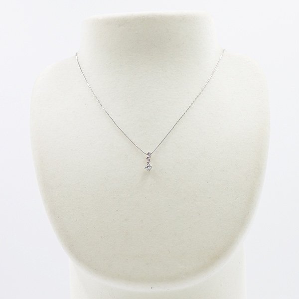 K18WG ダイアイリペンダントネックレス 0.21ct 0.05ct 2.30g　装着イメージ