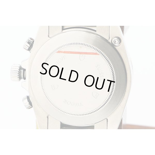 チューダー　２０５３０Ｎ　グランツアー　クロノグラフ　銀文字盤　裏面拡大