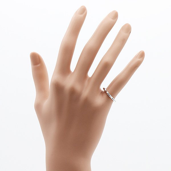 シャネル　750WG カメリア1P ダイアイリリング J3219 2.60g　装着イメージ