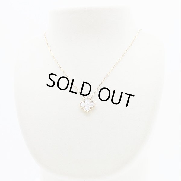 ヴァンクリーフ＆アーペル　750YG ヴィンテージ アルハンブラ ペンダントネックレス 5.10g　装着イメージ