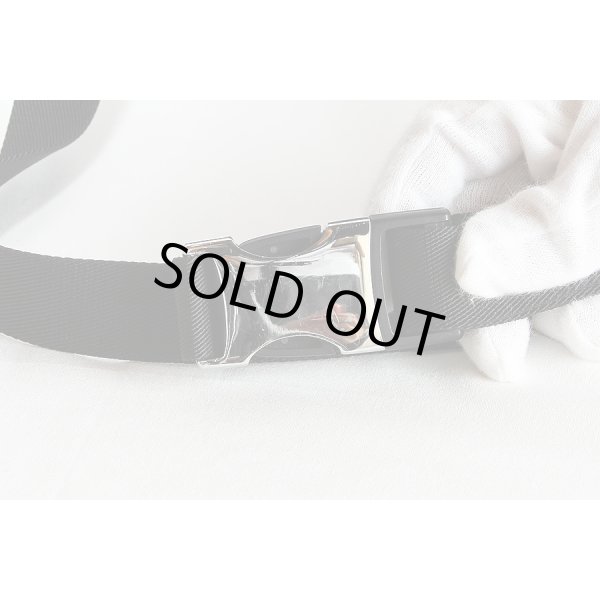 ルイ・ヴィトン　バムバッグ・アウトドア M30245　バックルに小傷