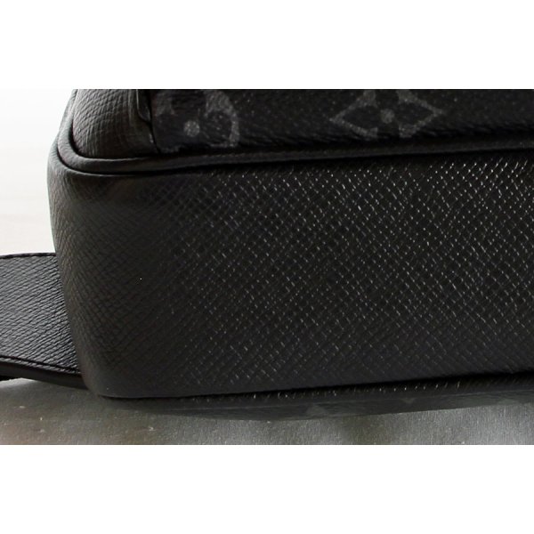 ルイ・ヴィトン　バムバッグ・アウトドア M30245　底拡大