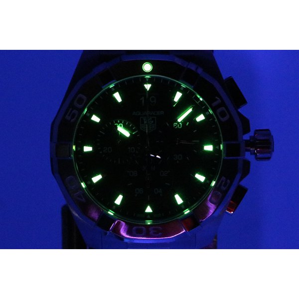 タグホイヤー　アクアレーサー　クロノグラフ　ＣＡＹ１１１０　黒文字盤　ライト