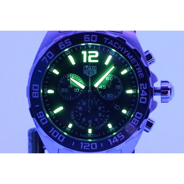 タグホイヤー　フォーミュラー１　クロノグラフ　ＣＡＺ１０１１　黒文字盤　ライト