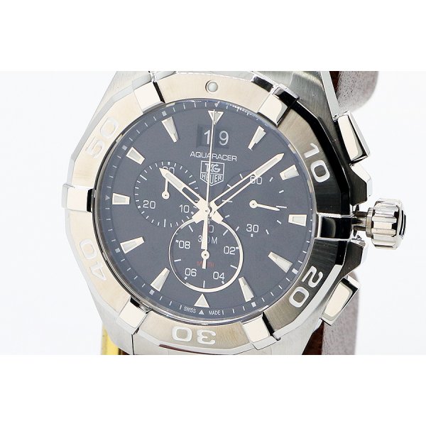 タグホイヤー　アクアレーサー　クロノグラフ　ＣＡＹ１１１０　黒文字盤　表面拡大