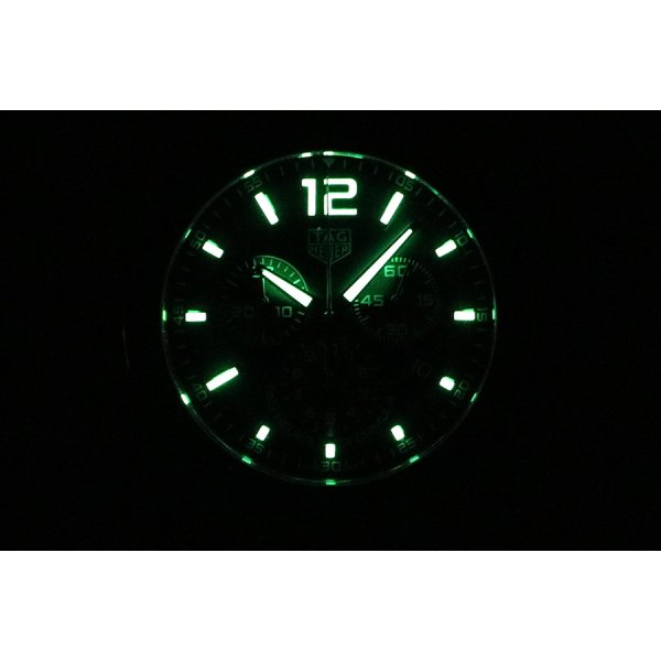 タグホイヤー　フォーミュラー１　クロノグラフ　ＣＡＺ１０１１　黒文字盤　ライト暗闇