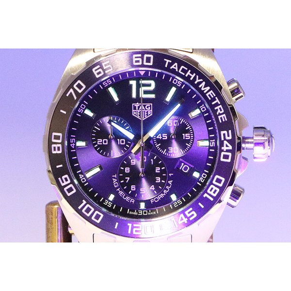 タグホイヤー　フォーミュラー１　クロノグラフ　ＣＡＺ１０１１　黒文字盤　ライト