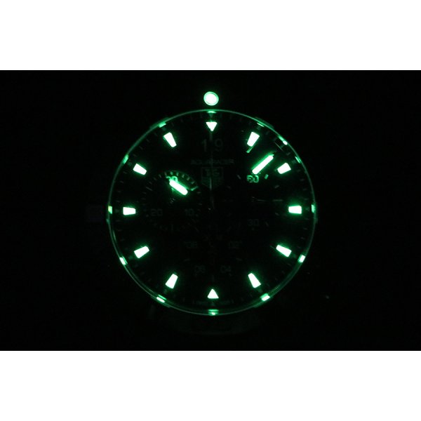 タグホイヤー　アクアレーサー　クロノグラフ　ＣＡＹ１１１０　黒文字盤　ライト暗闇