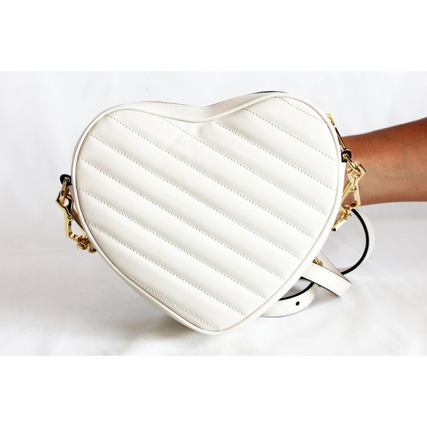 グッチ　インターロッキングG ショルダーバック 751628 525040 ホワイト　裏面