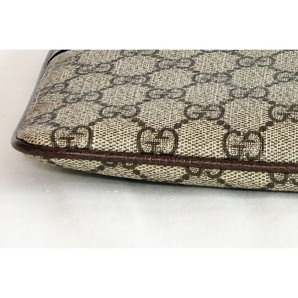 グッチ　オフィディア クラッチバック 517551 2184 ベージュ　底拡大