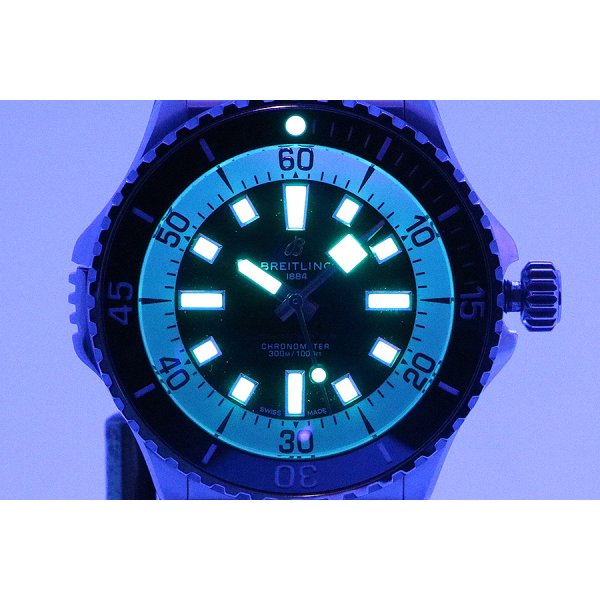 ブライトリング　スーパーオーシャン４６　Ａ１７３７８　黒／白文字盤　ライト