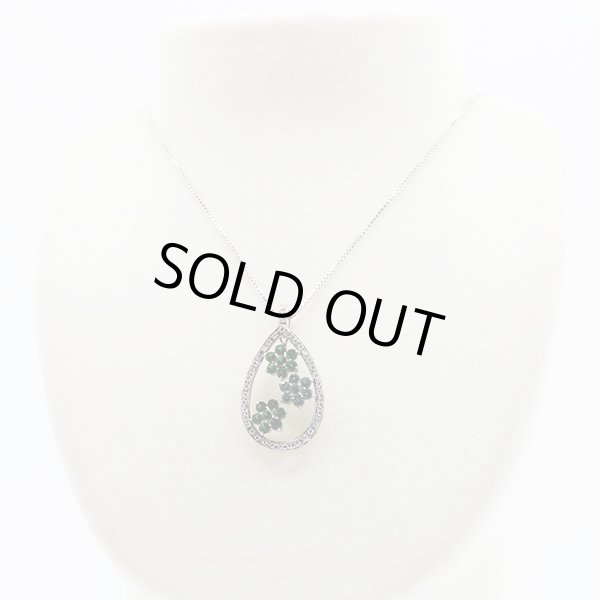 K18WG アレキサンドライトガーネットダイアイリペンダントネックレス 0.94ct 1.60ct 0.38ct 14.20g　装着イメージ