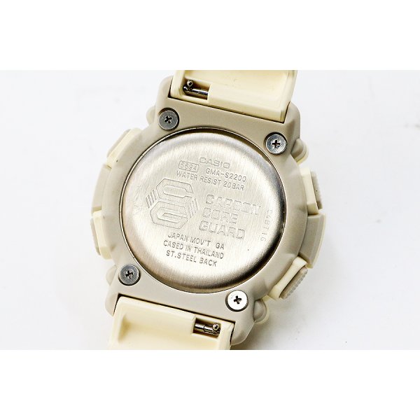カシオ　Ｇショック　ＧＭＡ－Ｓ２２００―７ＡＤＲ　デジアナ白文字盤　裏面拡大