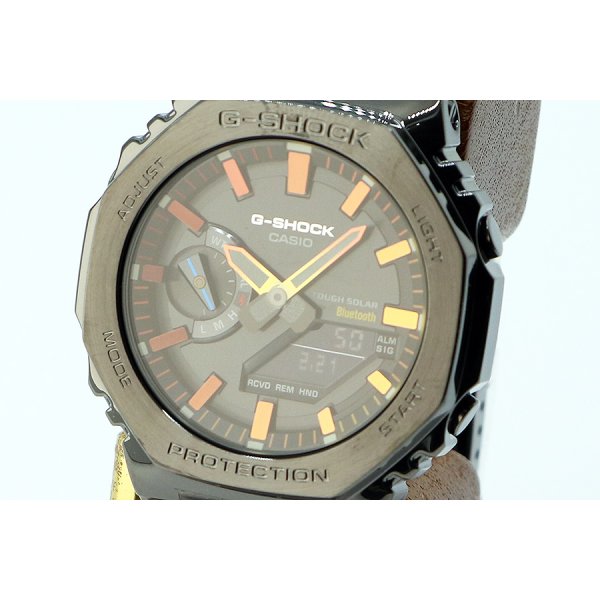 カシオ　Ｇショック　ＧＭ－Ｂ２１００ＢＰＣ　黒文字盤　レインボーインデックス　表面