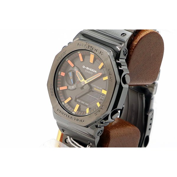 カシオ　Ｇショック　ＧＭ－Ｂ２１００ＢＰＣ　黒文字盤　レインボーインデックス　サイド拡大