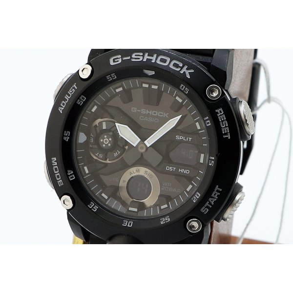 カシオ　Ｇショック　ＧＡ－２０００Ｓ―１ＡＪＦ　デジアナ黒文字盤　表面拡大