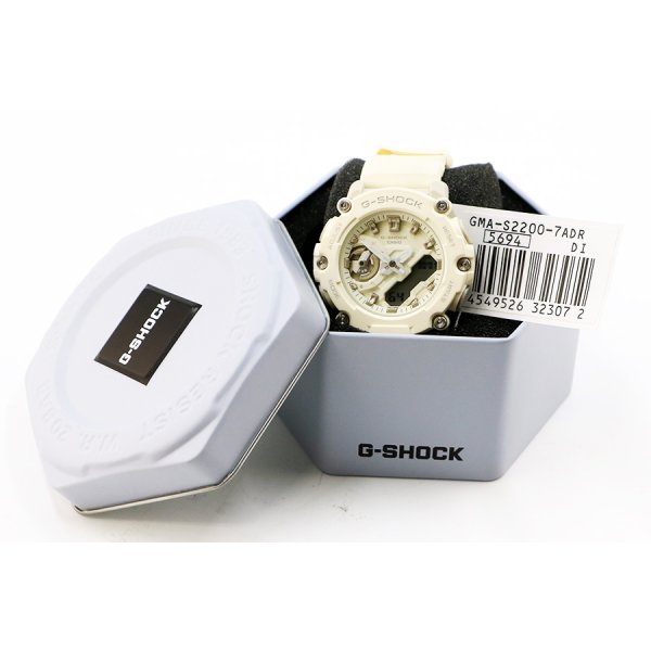 カシオ　Ｇショック　ＧＭＡ－Ｓ２２００―７ＡＤＲ　デジアナ白文字盤　箱