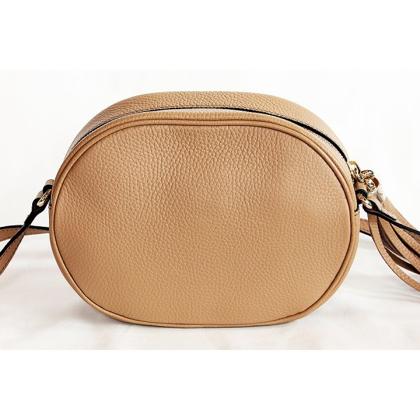 グッチ　ソーホー インターロッキングG タッセルショルダーバック 747779 213317 ベージュ　裏面