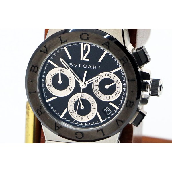 ブルガリ　ディアゴノクロノグラフ　ＤＧ３７ＳＳＣＨ　黒文字盤　表面拡大