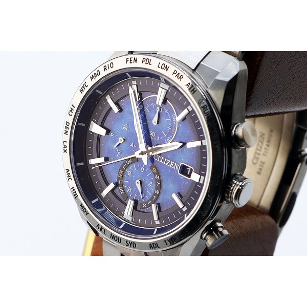 シチズン　アテッサ　ディアコレクション　ＡＴ８１８１－７１Ｌ　紺文字盤　サイド拡大