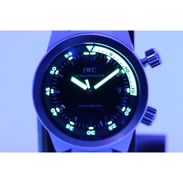 ＩＷＣ　アクアタイマー　ＩＷ３５４８０５　黒文字盤　２ツリューズ　ライト