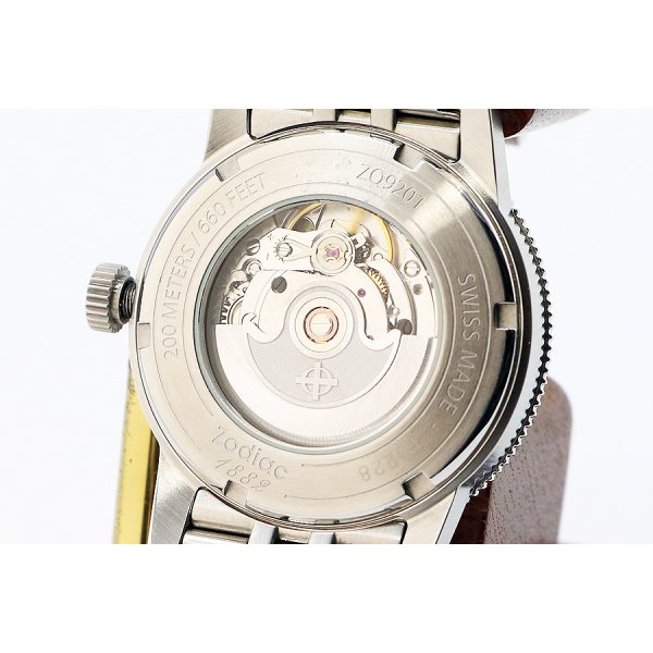 ゾディアック　スーパーシーウルフ５３　ＺＯ９２０１　黒文字盤　裏面拡大