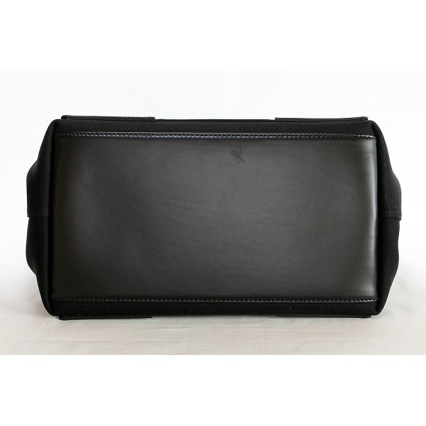 バレンシアガ　ネイビーカバスS 339933 ブラック　底