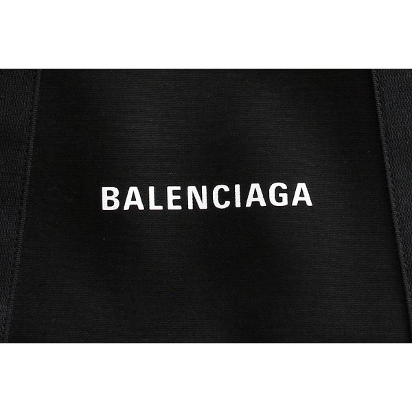 バレンシアガ　ネイビーカバスS 339933 ブラック　表面拡大